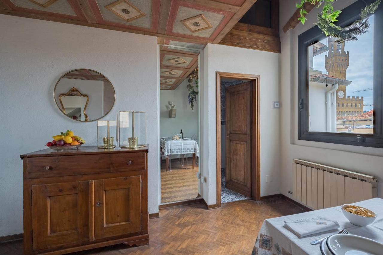 Via Lamberti, 3 - Florence Charming Apartments - Charming And Historic 5Th-Floor Attic Apartment With Elevator In A Building At The Heart Of Vibrant Florence, Just A 2-Minute Walk From All Attractions ภายนอก รูปภาพ