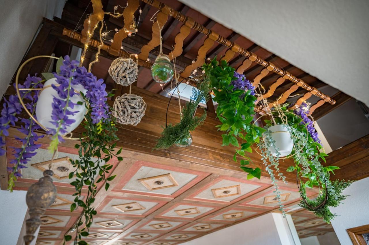Via Lamberti, 3 - Florence Charming Apartments - Charming And Historic 5Th-Floor Attic Apartment With Elevator In A Building At The Heart Of Vibrant Florence, Just A 2-Minute Walk From All Attractions ภายนอก รูปภาพ